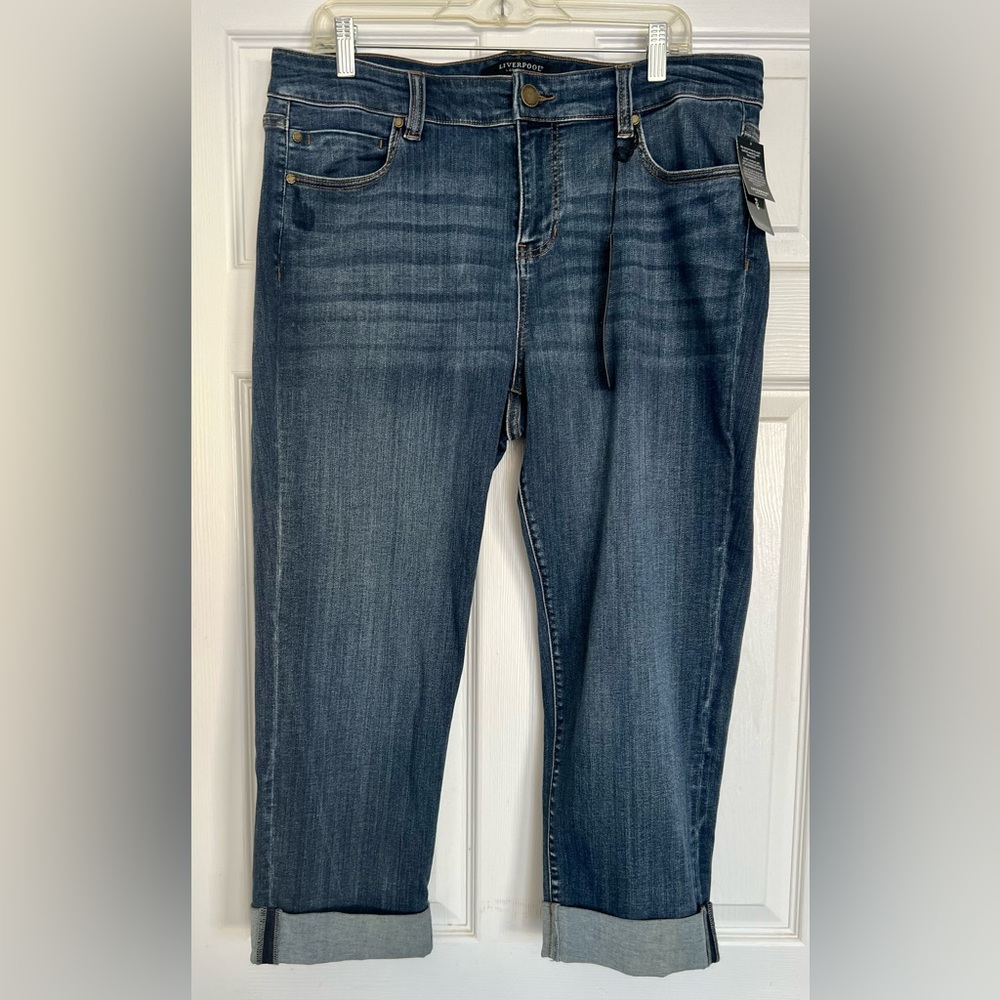 Liverpool women’s size 18 jeans w/cuff, lightweight super cute. NWT